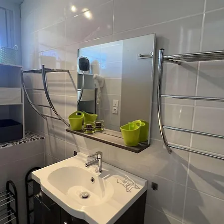 T2 A Valras-plage, 4 Pers, A 30m De La Plage, Parking Prive, Cuisine Equipee - Fr-1-701-74 Apartment *
